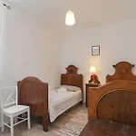 Feriehus 2 Bedroom In Primošten
