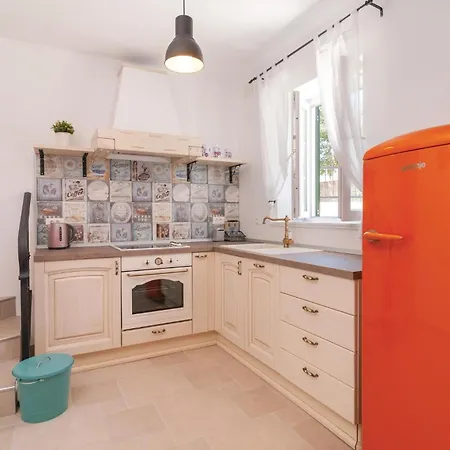 Vikendica Stunning In With Kitchen Primosten