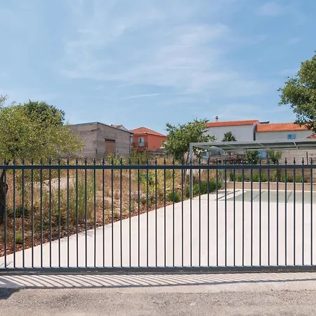 2 Bedroom In Feriehus Primošten