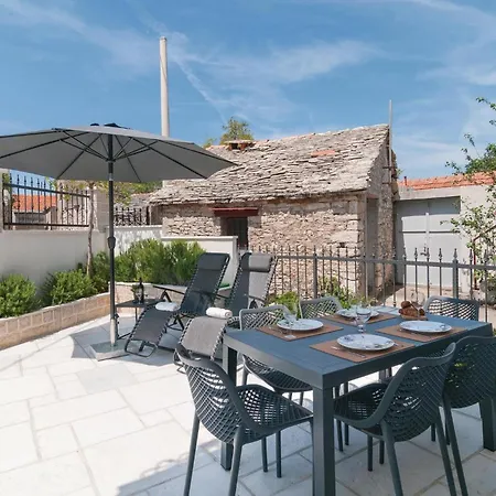 2 Bedroom In Primošten