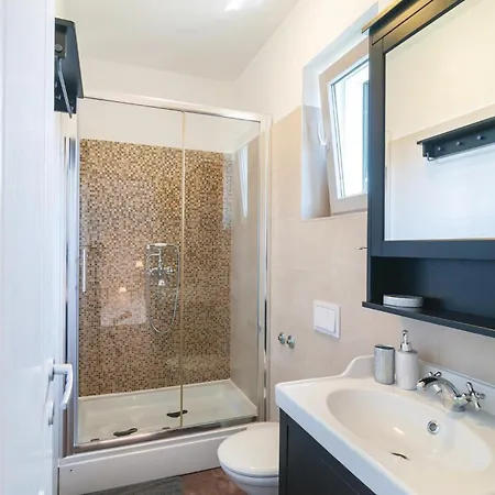 Stunning In With Kitchen Vikendica *