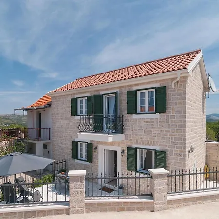 Stunning In With Kitchen * 프리모스턴