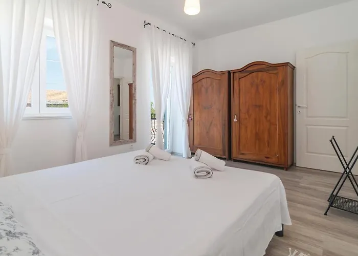 בית נופש Stunning In With Kitchen פרימוסטן