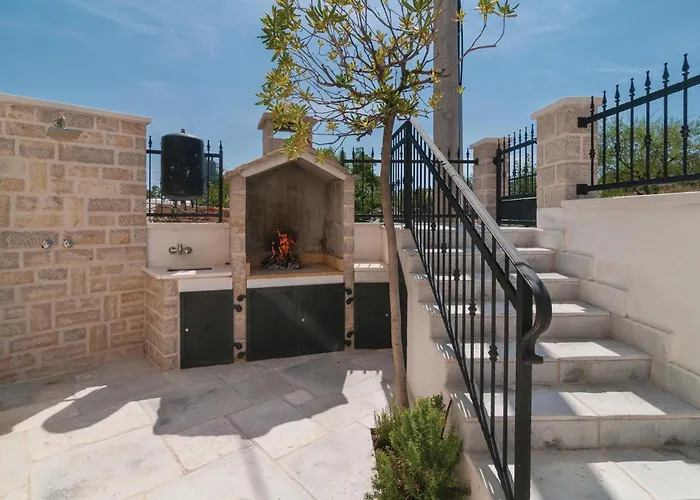 בית נופש Stunning In With Kitchen פרימוסטן