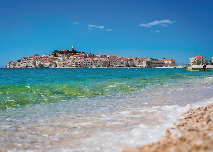 Stunning In With Kitchen בית נופש *