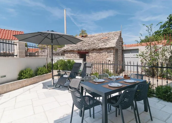 Stunning In With Kitchen פרימוסטן