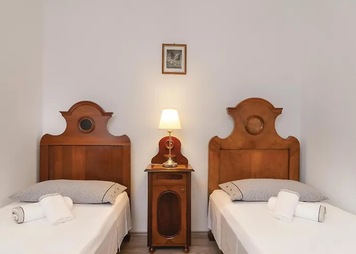 Stunning In With Kitchen בית נופש *