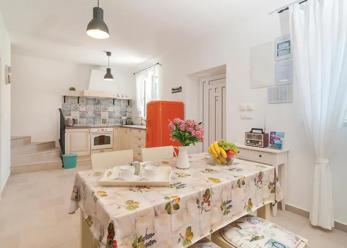 Stunning In With Kitchen פרימוסטן